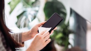 تمیز کردن گوشی