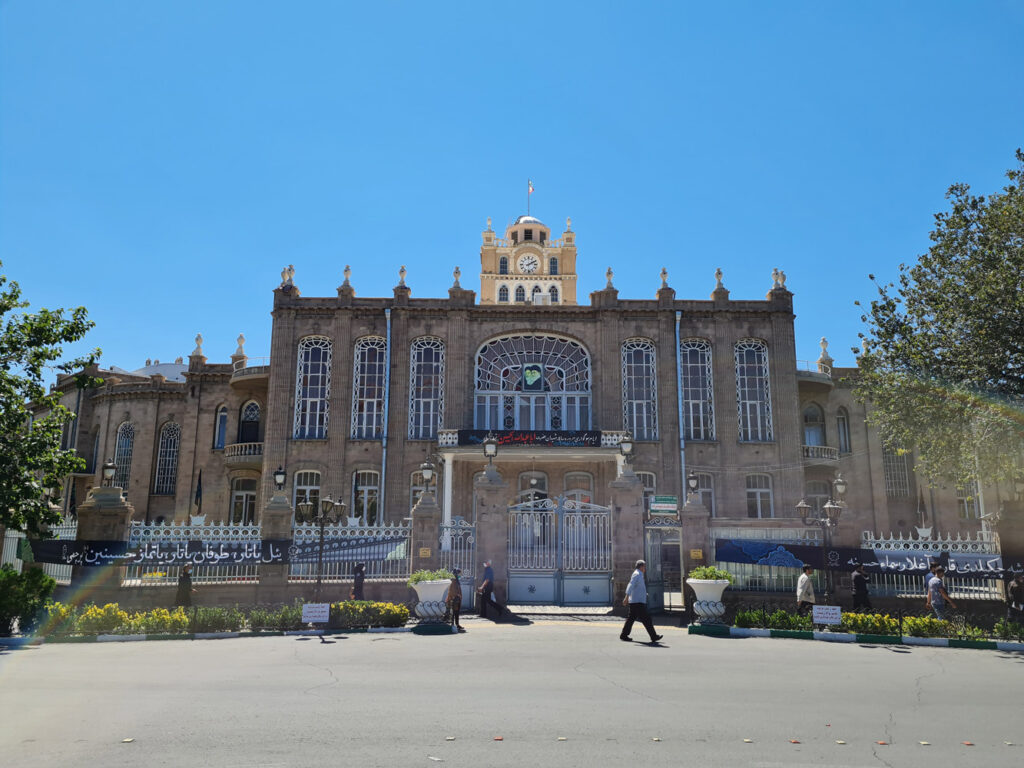 دوربین اصلی در روز